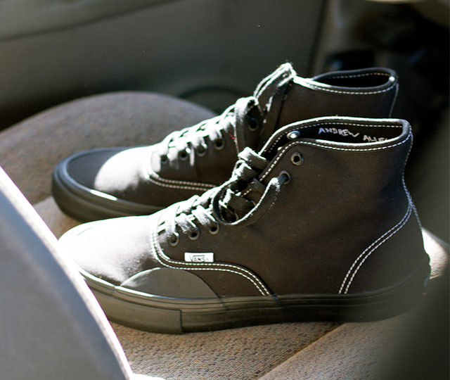 Vans 联手 Hockey 推出 Andrew Allen 职业滑板联名鞋服系列