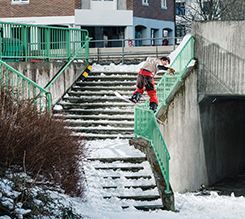 VANS SNOWBOARDING 呈现 “EVERGREEN.”单板滑雪影片