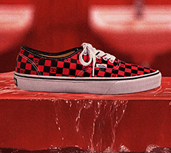Vans 携手华伦天奴推出联名系列鞋款